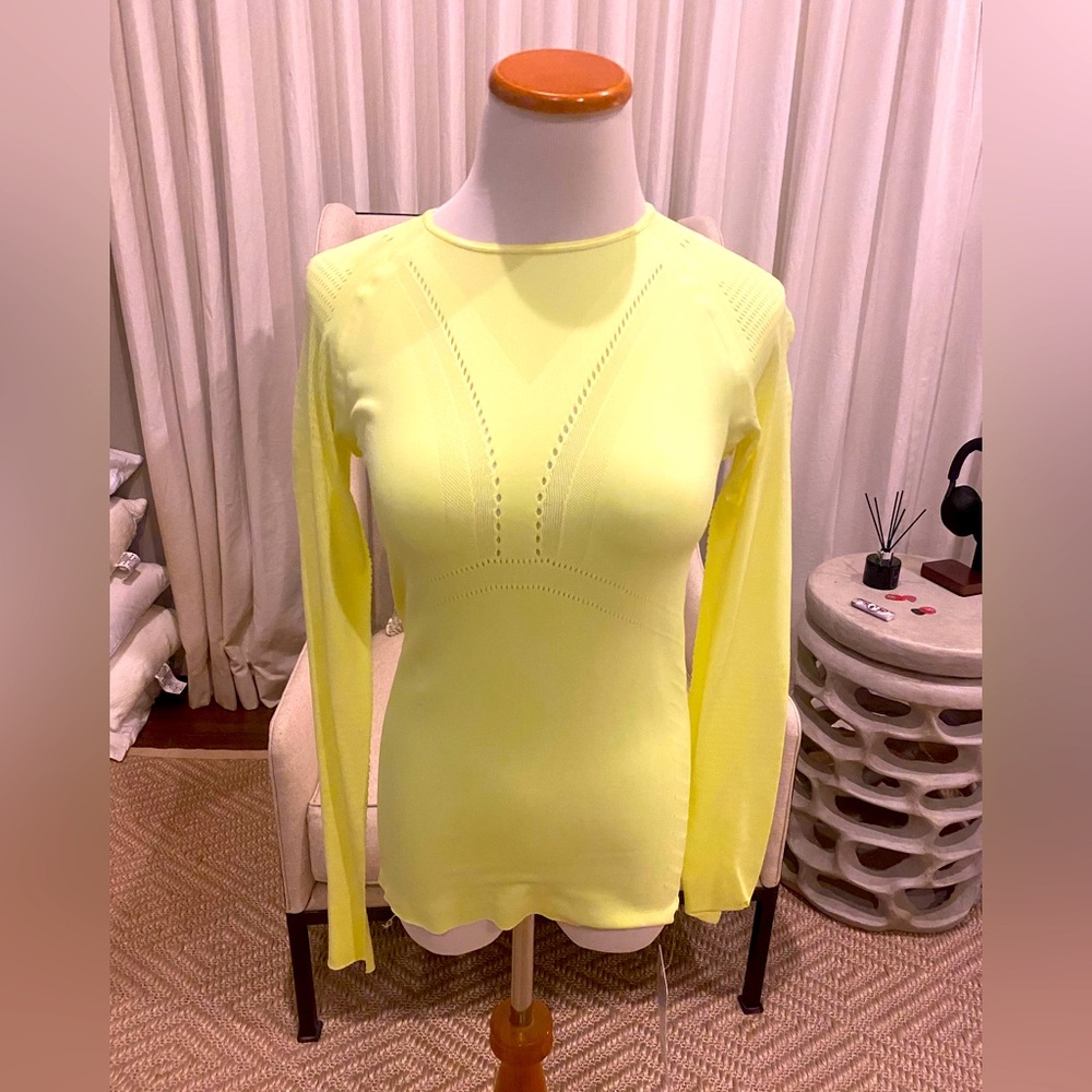 New with tags Lululemon Light Speed yellow long sleeve shirt, Size S
